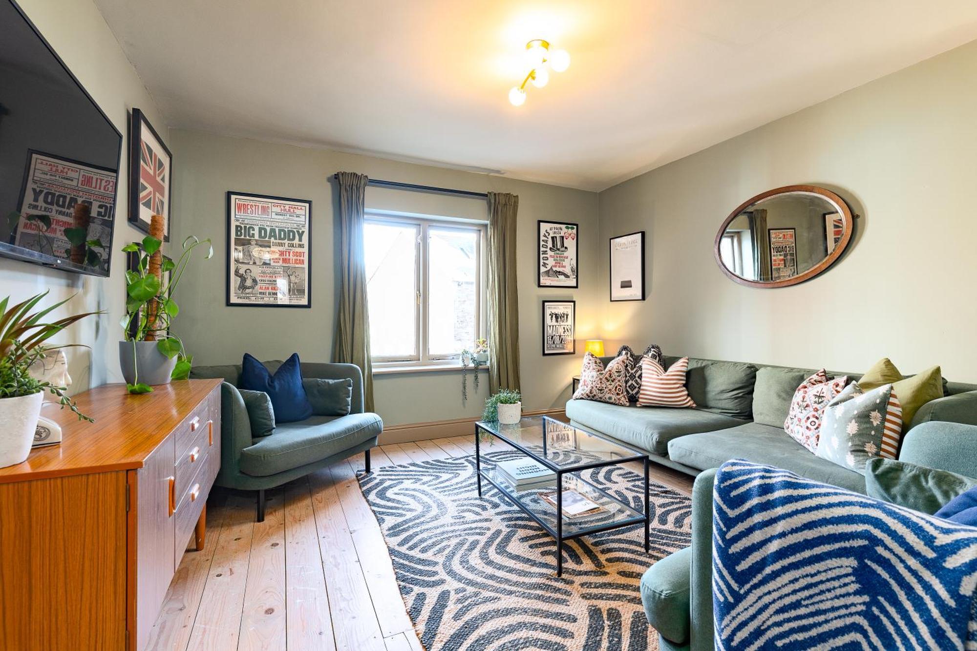 Stylish Seaside Home With King Beds And Parking สการ์โบโรห์ ภายนอก รูปภาพ