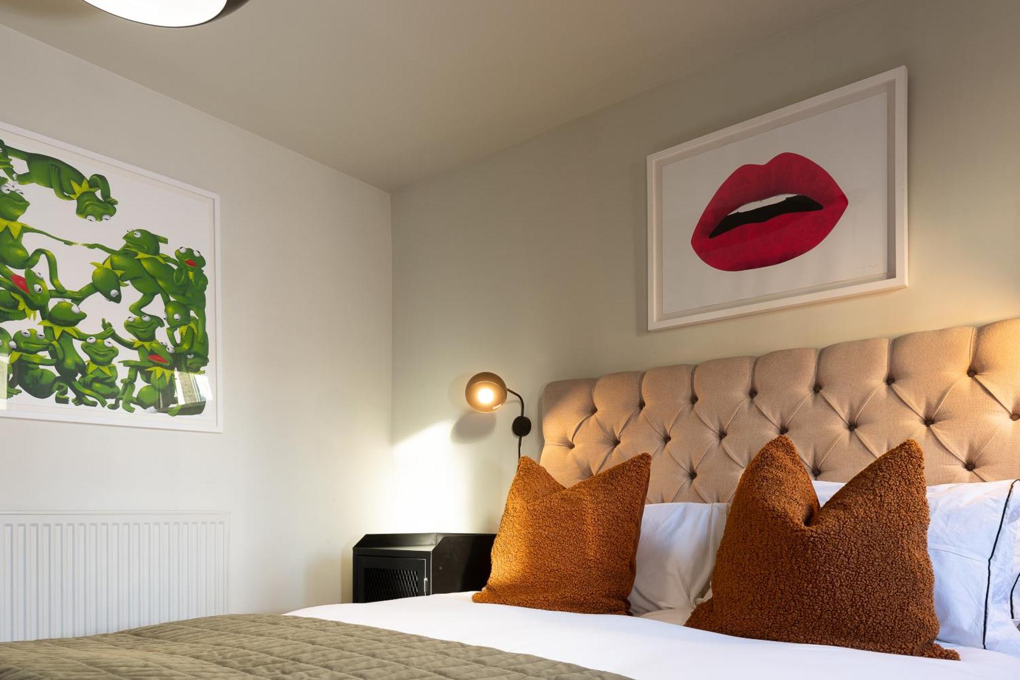 Stylish Seaside Home With King Beds And Parking สการ์โบโรห์ ภายนอก รูปภาพ