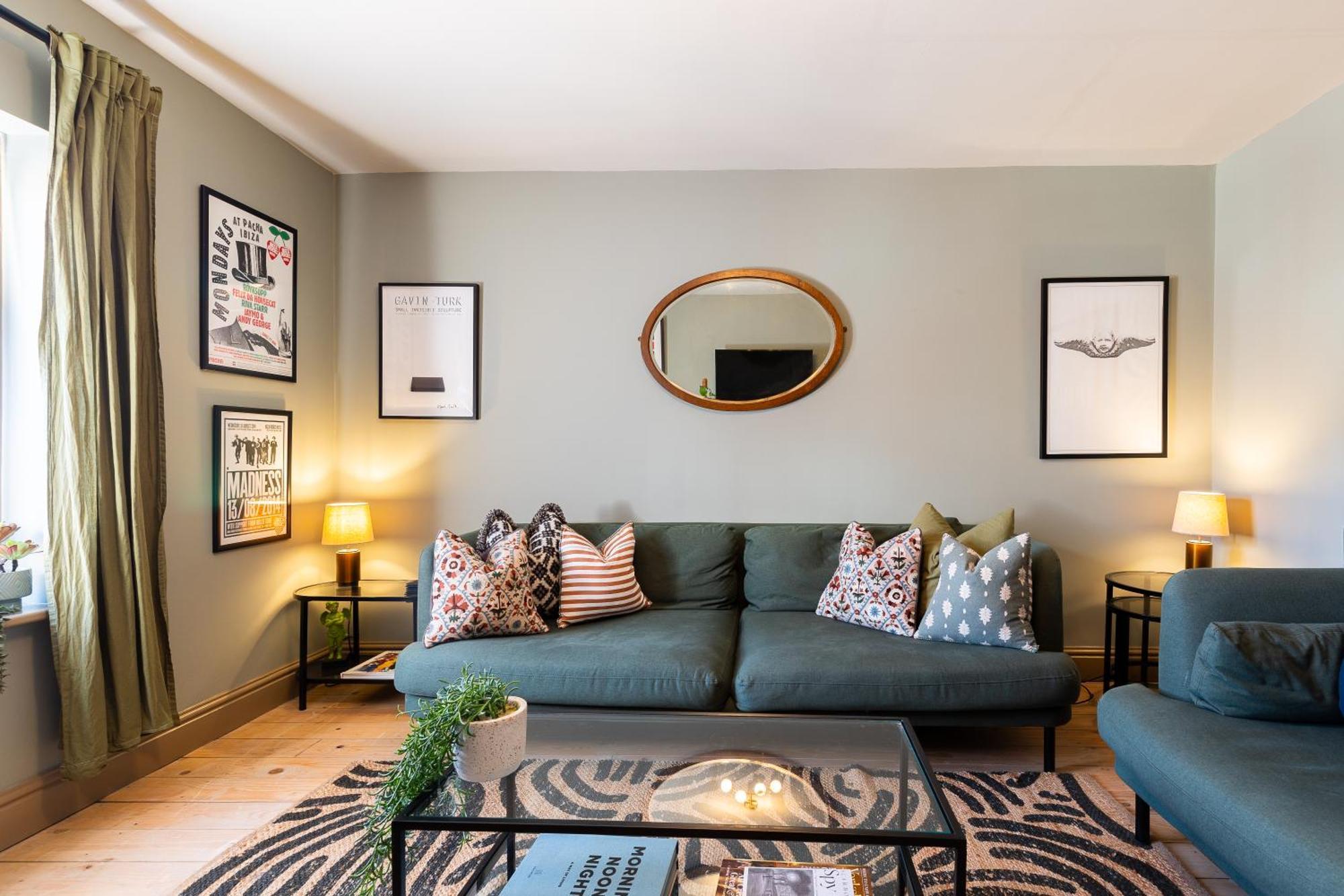 Stylish Seaside Home With King Beds And Parking สการ์โบโรห์ ภายนอก รูปภาพ